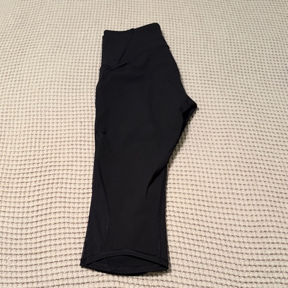 Black Lululemon Capri Leggings - Picture 1 of 2